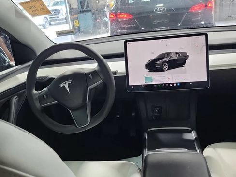 Used 2023 Tesla Model Y Long Range AWD/4WD image 5