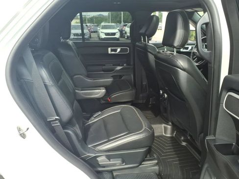 Used 2020 Ford Explorer XLT w/ Equipment Group 202A AWD/4WD image 20