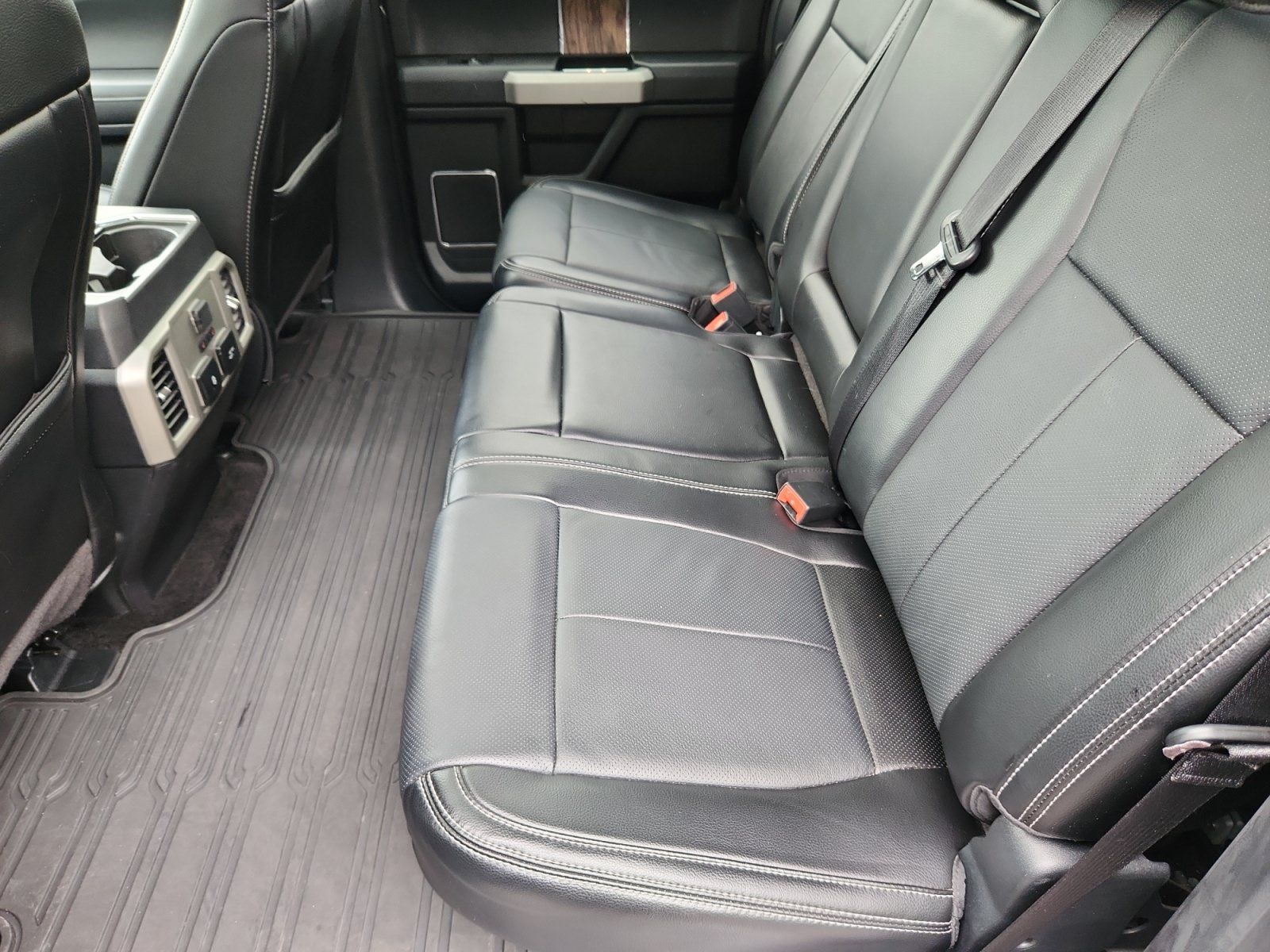 Used 2018 Ford F150 Lariat w/ Equipment Group 502A Luxury AWD/4WD image 17