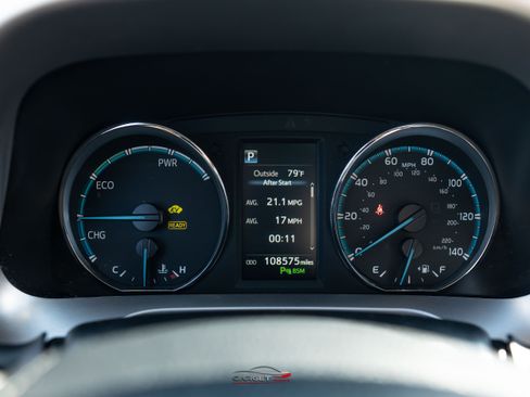 Used 2016 Toyota RAV4 Limited AWD/4WD image 28