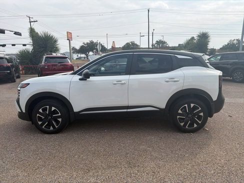Certified 2025 Nissan Kicks SV image 3