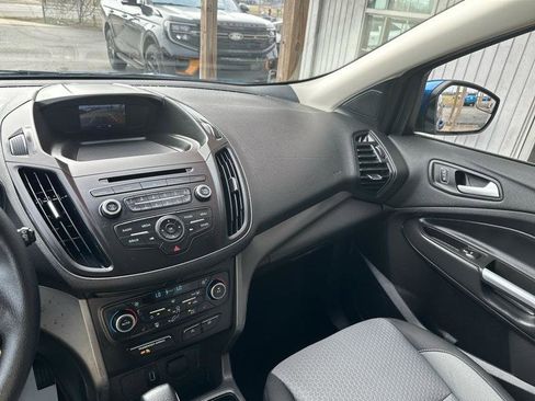 Used 2018 Ford Escape SE image 18