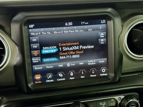 Used 2023 Jeep Gladiator Overland w/ Trailer Tow Package image 15