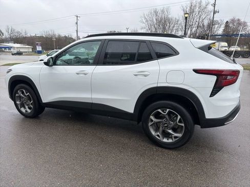 Certified 2025 Chevrolet Trax LT image 5