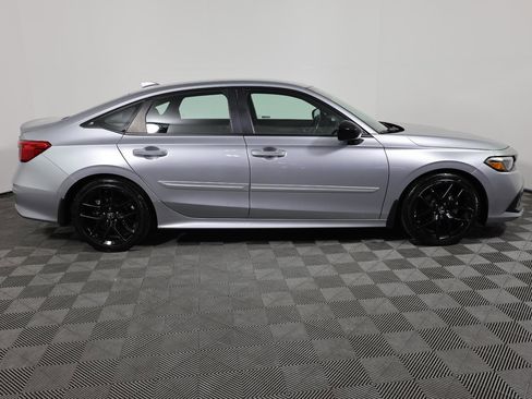 Used 2023 Honda Civic Sport image 4