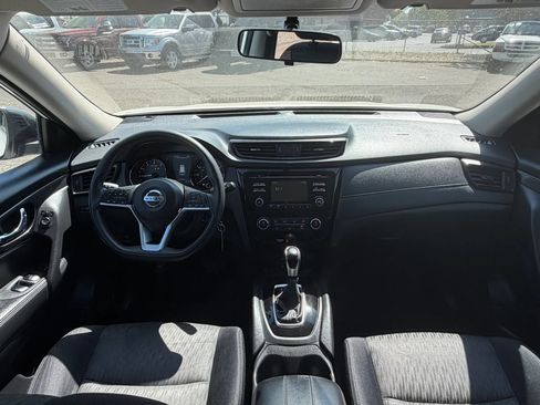 Used 2017 Nissan Rogue S AWD/4WD image 12