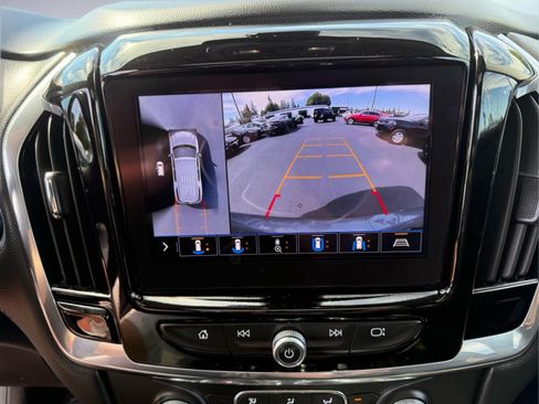 Used 2020 Chevrolet Traverse LT w/ LT Premium Package AWD/4WD image 22