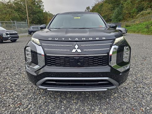 New 2025 Mitsubishi Outlander SE image 10