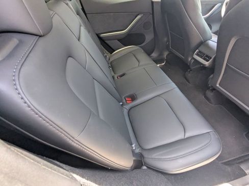 Used 2025 Tesla Model Y Long Range AWD/4WD image 19
