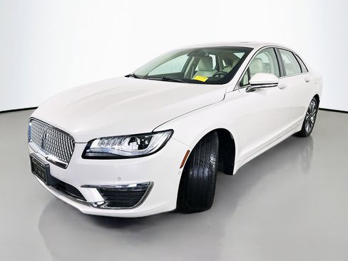 Used 2019 Lincoln MKZ Reserve FWD image 3