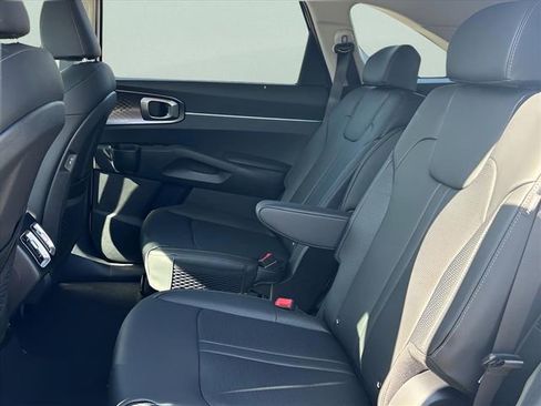 New 2025 Kia Sorento EX AWD/4WD image 17