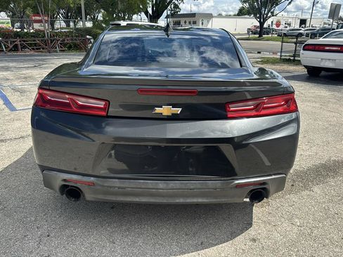 Used 2017 Chevrolet Camaro LT RWD image 5