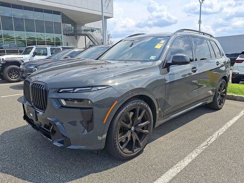 Used 2026 BMW X7 xDrive40i w/ M Sport Package AWD/4WD image 2