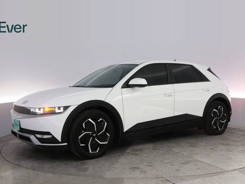 Used 2024 Hyundai Ioniq 5 SEL RWD image 18