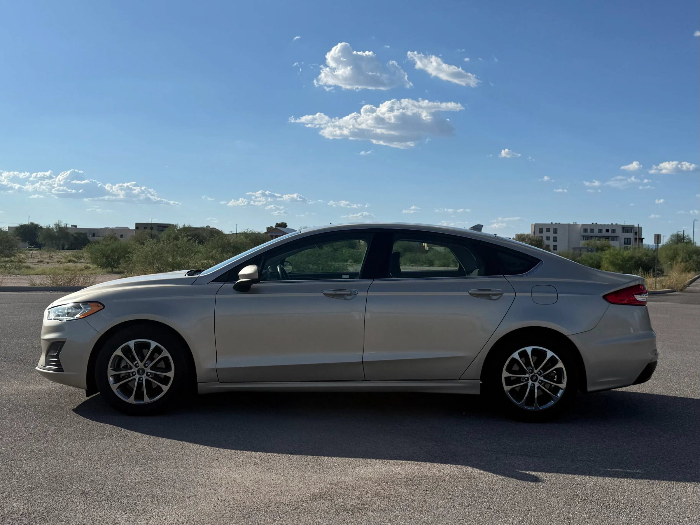 Used 2019 Ford Fusion SE FWD image 5