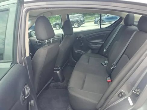 Used 2019 Nissan Versa S FWD image 7
