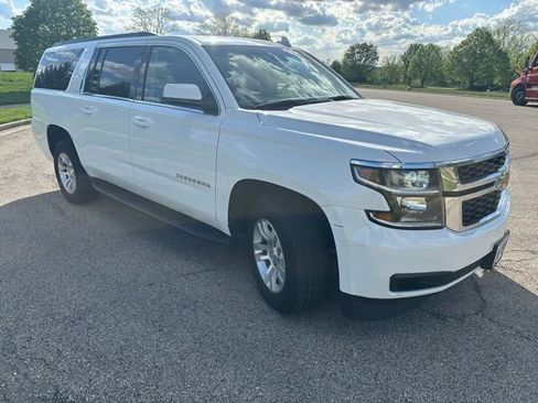 Used 2018 Chevrolet Suburban LT image 4
