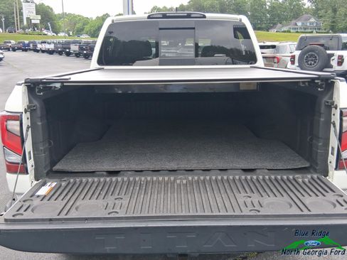Used 2024 Nissan Titan PRO-4X w/ Pro-4x Convenience Package AWD/4WD image 14