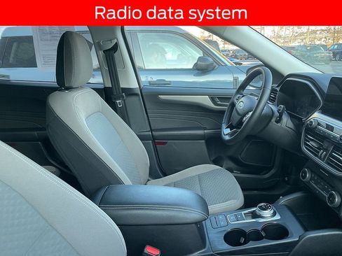 Used 2022 Ford Escape SE w/ Cold Weather Package image 10