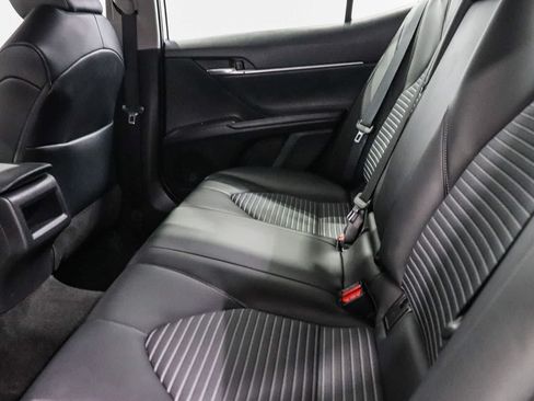 Used 2022 Toyota Camry SE w/ Carpet Mat Package (TMS) FWD image 18
