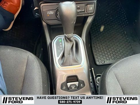 Used 2022 Jeep Renegade Latitude w/ Convenience Group AWD/4WD image 25