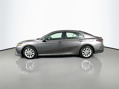 Certified 2021 Toyota Camry LE image 4