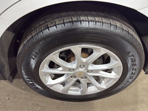 Used 2020 Chevrolet Equinox LS FWD image 9