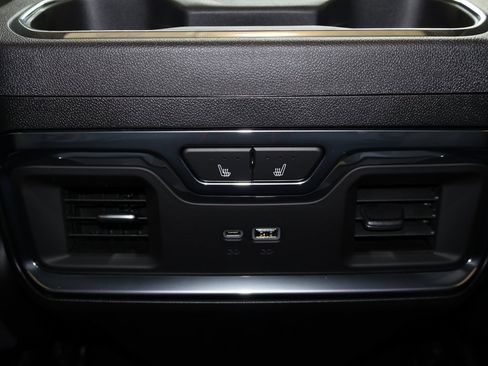 New 2025 GMC Sierra 2500 Denali w/ Denali Reserve Package image 31