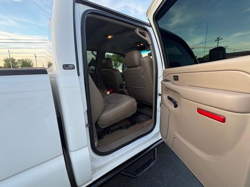 Used 2007 Chevrolet Silverado 3500 LT w/ Heavy-Duty Power Package AWD/4WD image 13