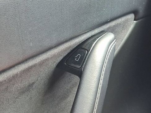 Used 2021 Tesla Model Y Long Range AWD/4WD image 27