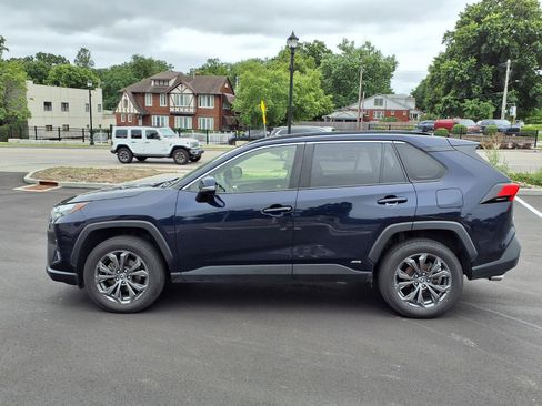 Certified 2022 Toyota RAV4 XLE Premium AWD/4WD image 30