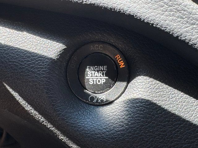 Used 2019 Jeep Cherokee Limited AWD/4WD image 17