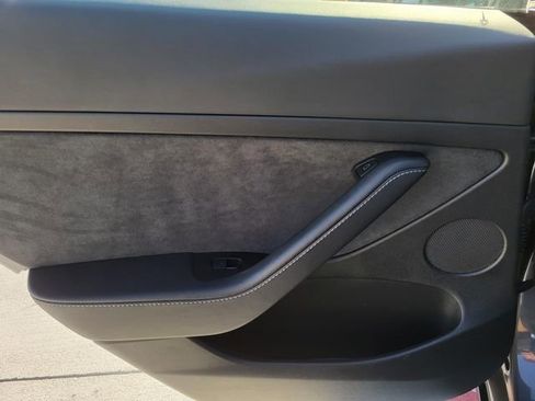 Used 2023 Tesla Model 3 Standard Range image 11