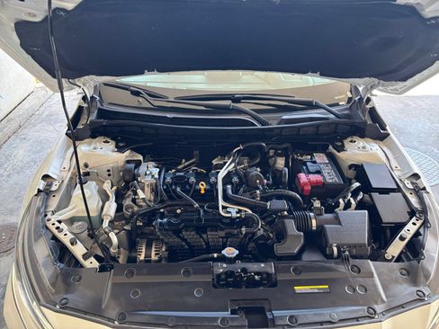 Used 2025 Nissan Altima 2.5 SV FWD image 32