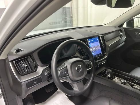 Used 2025 Volvo XC60 B5 Plus AWD/4WD image 11