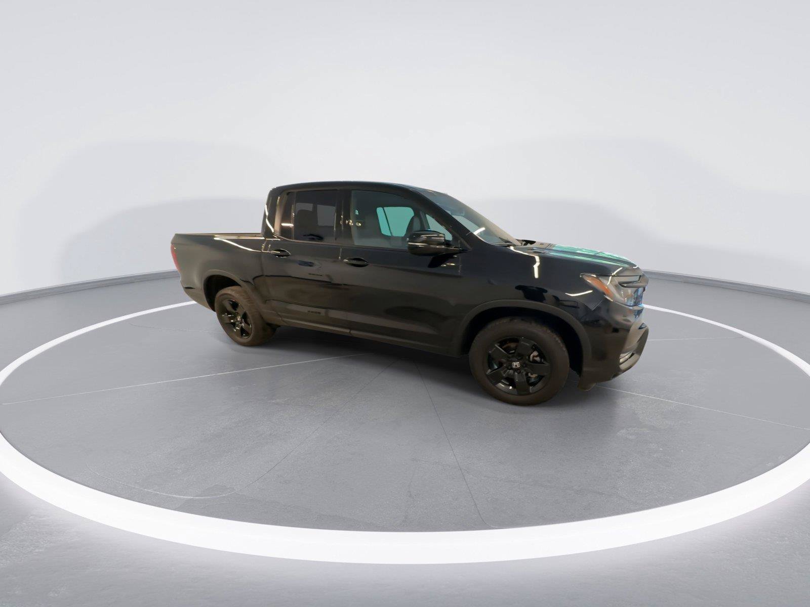 Used 2025 Honda Ridgeline Black Edition image 2
