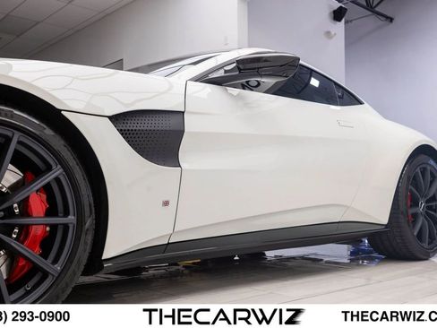 Used 2019 Aston Martin V8 Vantage Coupe RWD image 11