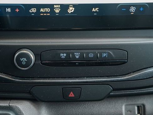 New 2026 Ford Transit 250 148 Medium Roof image 31