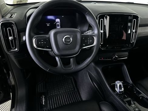 Used 2023 Volvo XC40 B5 Plus AWD/4WD image 21