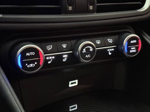 Used 2019 Alfa Romeo Giulia Ti image 34