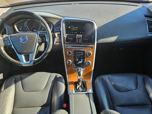 Used 2017 Volvo XC60 T6 Inscription w/ Climate Package AWD/4WD image 5