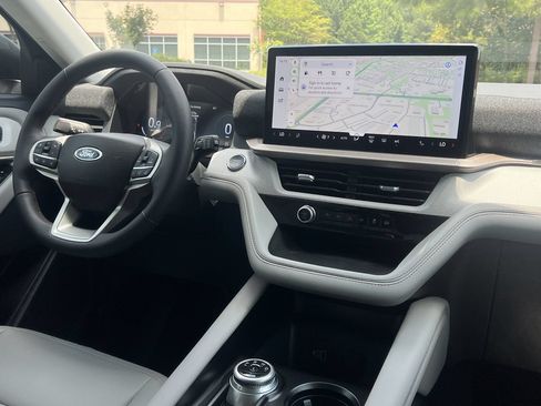New 2026 Ford Explorer Active w/ Active Comfort Package AWD/4WD image 3