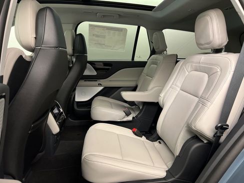 New 2025 Lincoln Aviator Reserve w/ Equipment Group 201A image 31