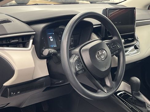 Used 2025 Toyota Corolla LE FWD image 14