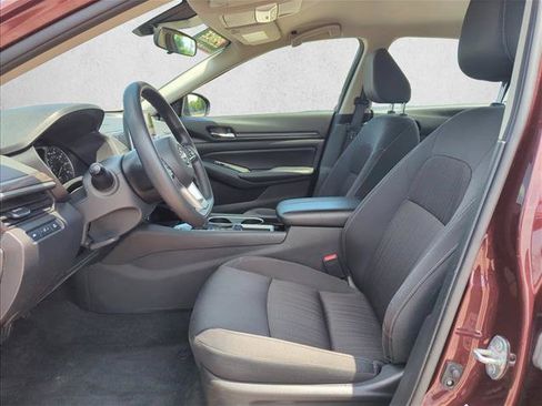 Used 2024 Nissan Altima 2.5 SV FWD image 15