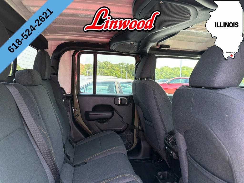 Used 2025 Jeep Gladiator Sport AWD/4WD image 11