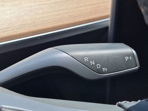 Used 2023 Tesla Model Y AWD image 25