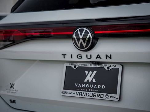 New 2026 Volkswagen Tiguan SE R-Line image 10