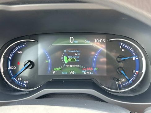 Used 2025 Toyota RAV4 XLE AWD/4WD image 28