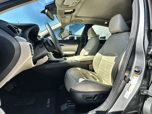 Used 2019 INFINITI QX50 Luxe w/ Navigation Package FWD image 18